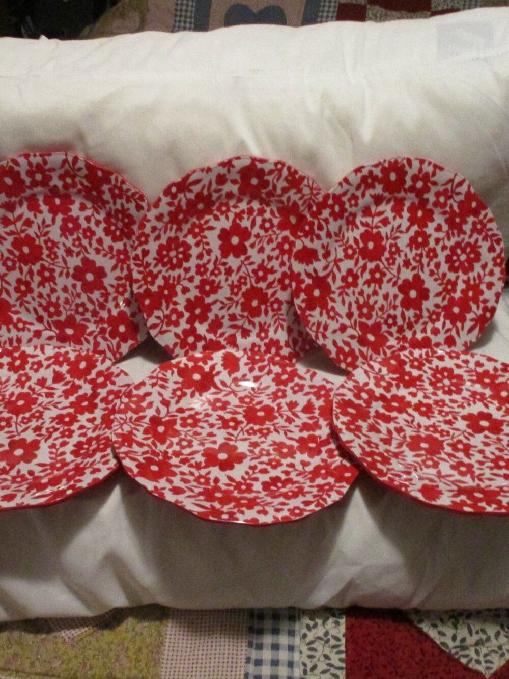 6 BETTER HOMES and Gardens Red Flower Salad Melamine plates